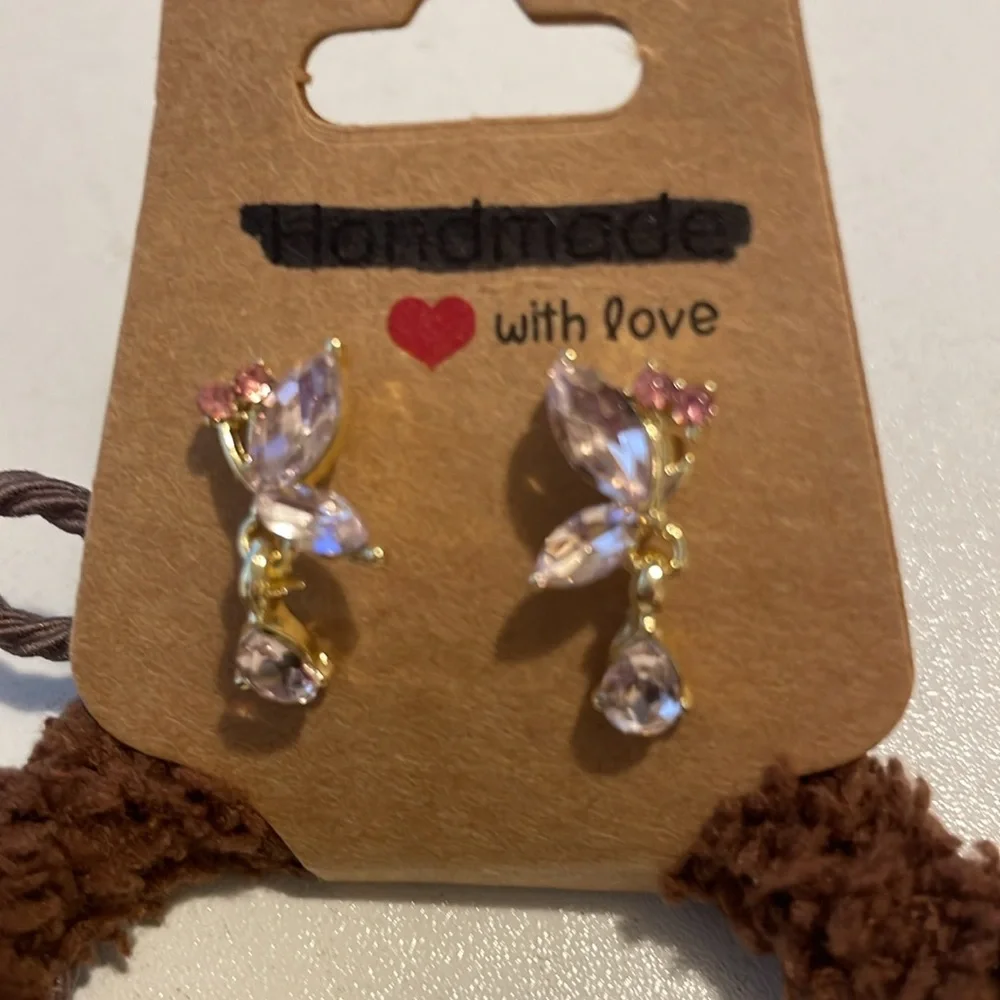 Earrings and Hair Accessories Set